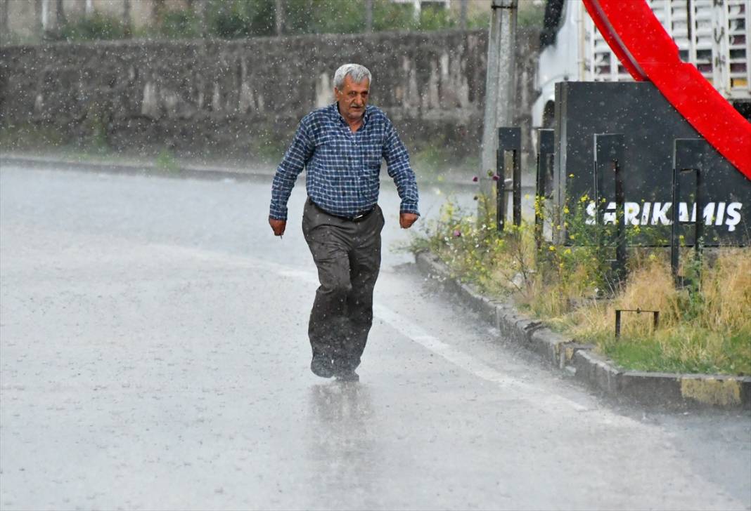 Yaz ortasında bir ilimizi sel aldı 2